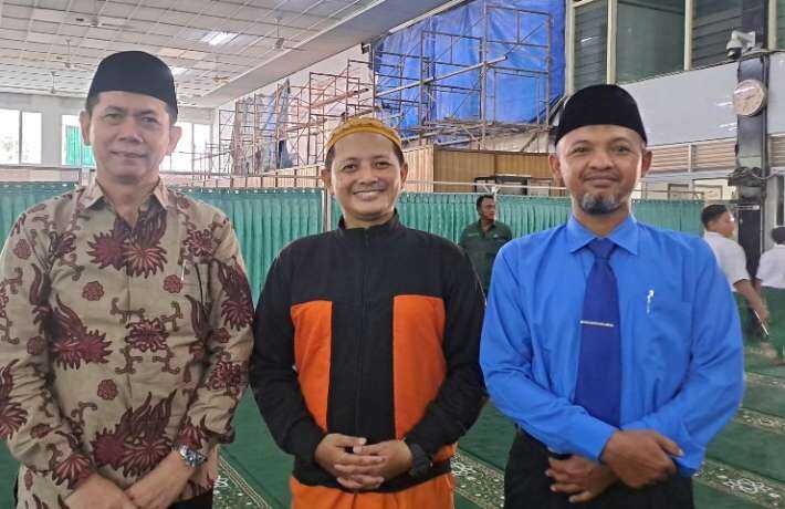 SMP Al Falah Surabaya Hadirkan Ustaz Naruto di Peringatan Maulid Nabi